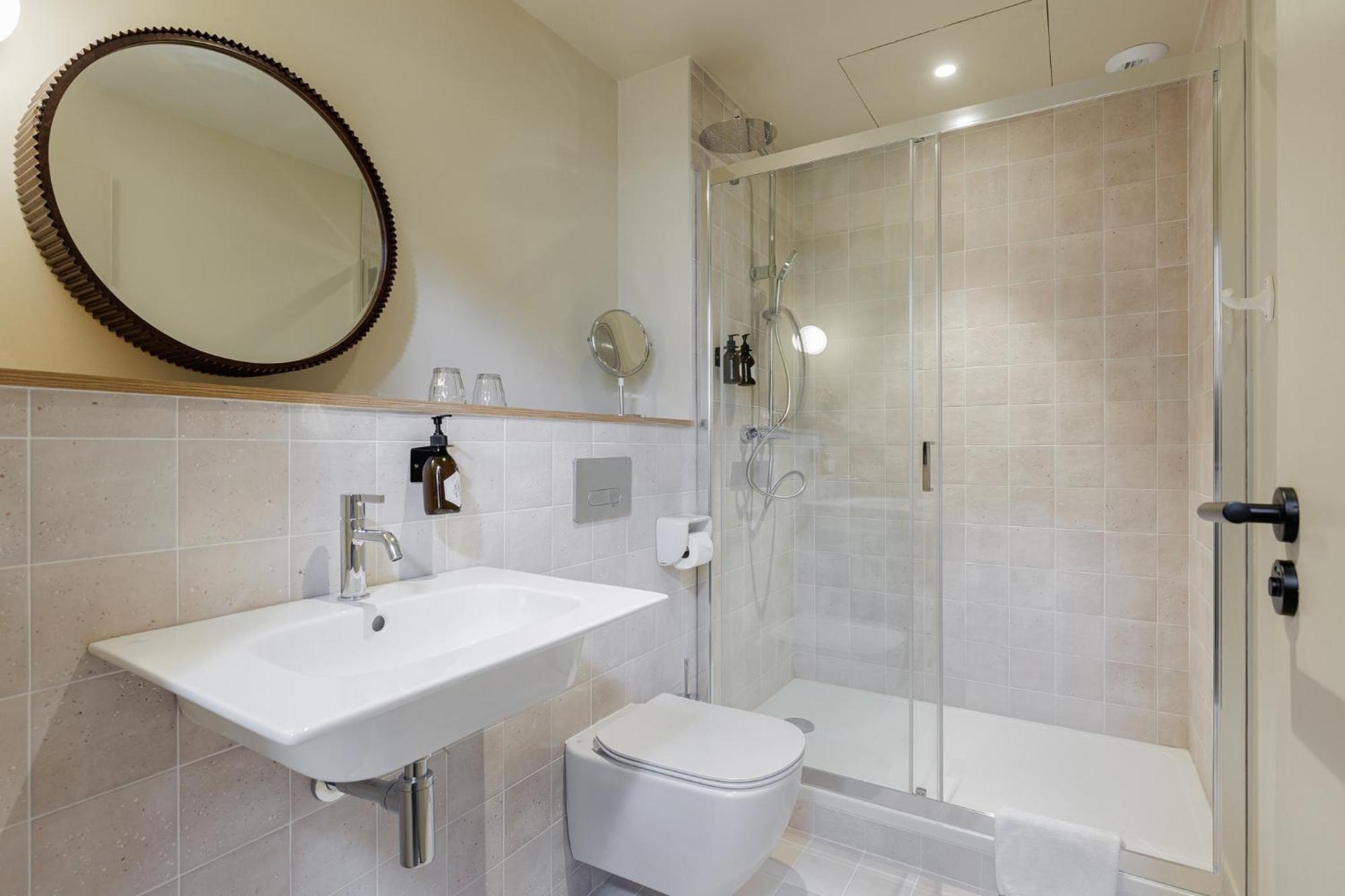 אורליאן Hotel Des Sept - Entree Autonome, Reception En Ligne - Encore Mieux מראה חיצוני תמונה