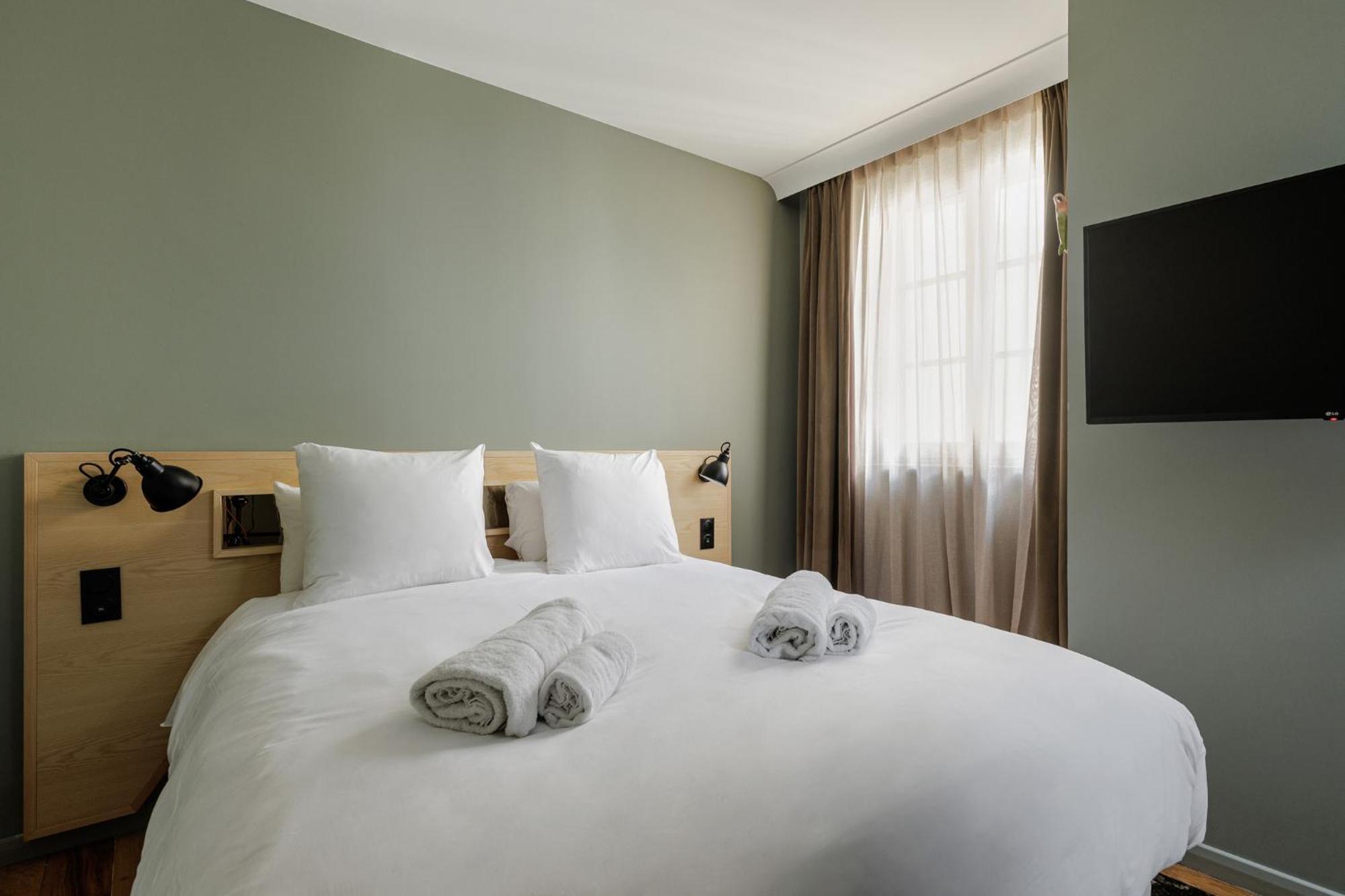 אורליאן Hotel Des Sept - Entree Autonome, Reception En Ligne - Encore Mieux מראה חיצוני תמונה