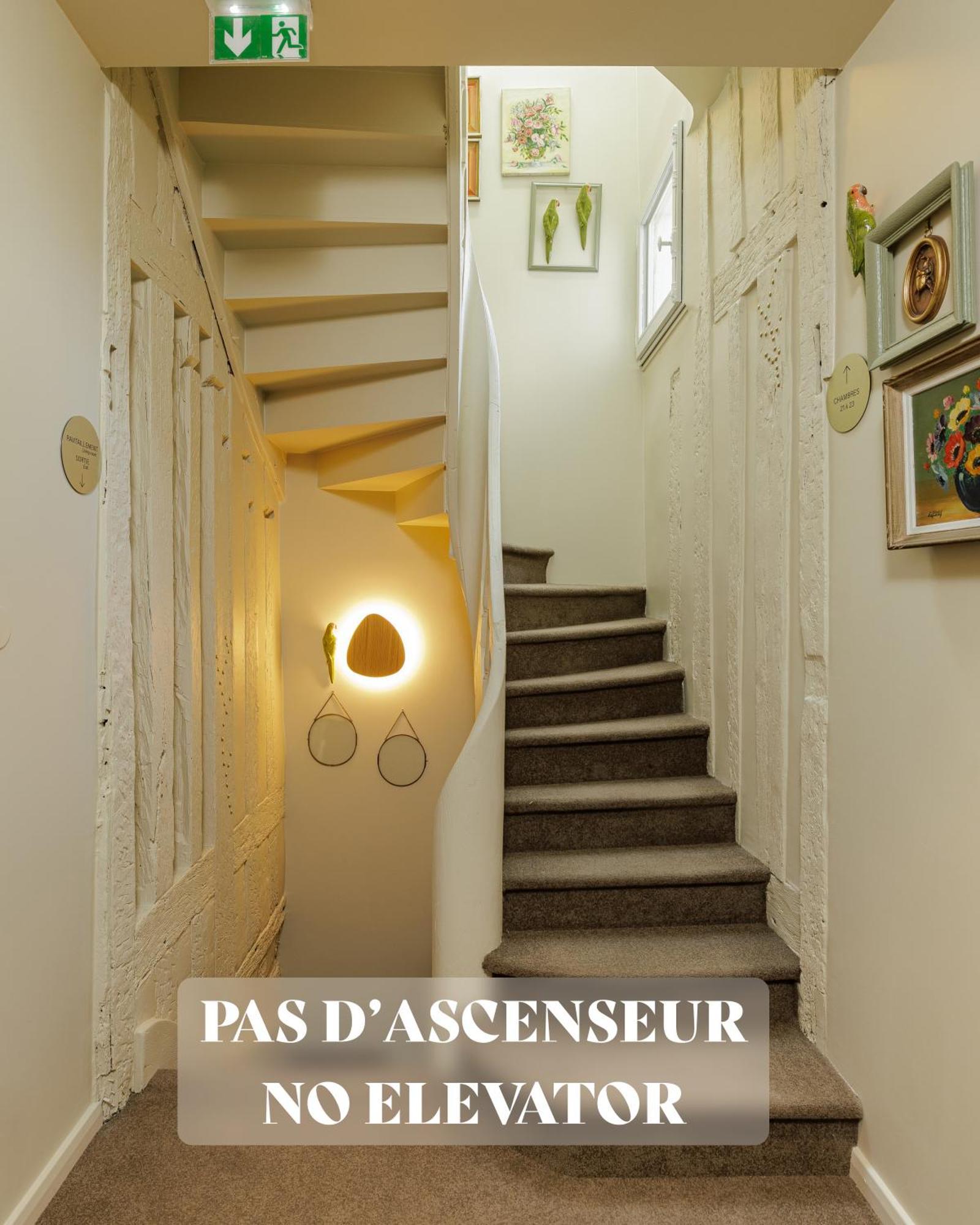 אורליאן Hotel Des Sept - Entree Autonome, Reception En Ligne - Encore Mieux מראה חיצוני תמונה